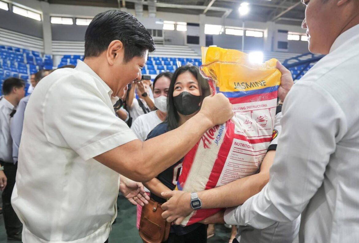 PBBM LEADS RICE DISTRIBUTION TO 4PS BENEFICIARIES IN TAGUIG CITY