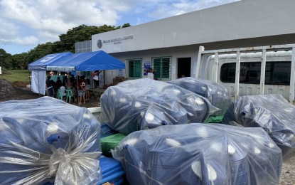DA-Bicol distributes farm inputs to Mayon evacuees in Albay